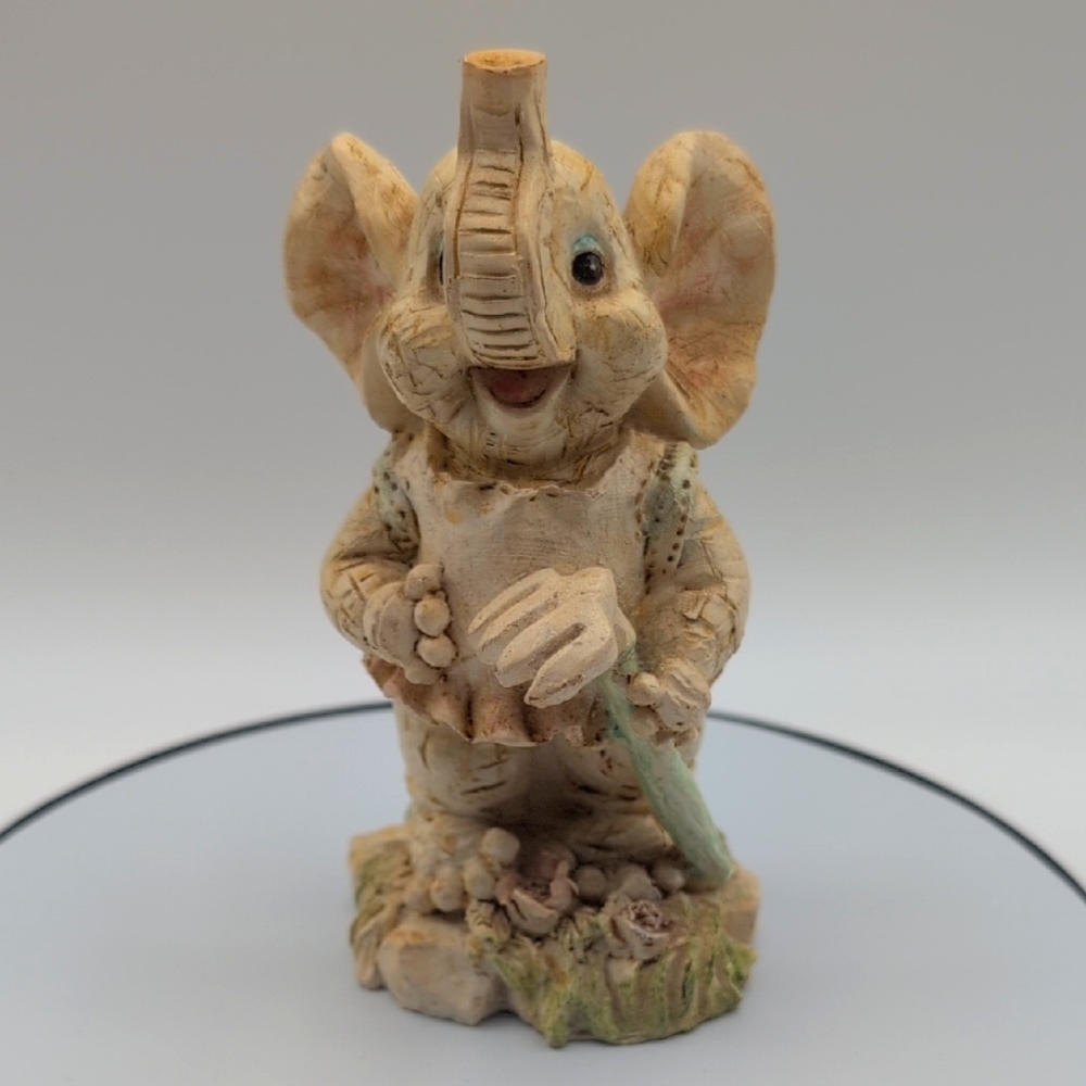 💵2/$10Bundle and Save💵Cream and Green Gardening Elephant Sculpture